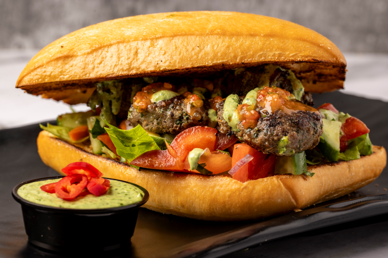 כריך ביף מן עם בשר פרמיום