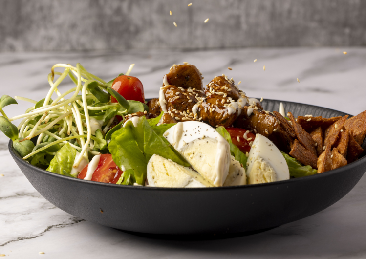 סלט ביף מן עם ירקות טריים